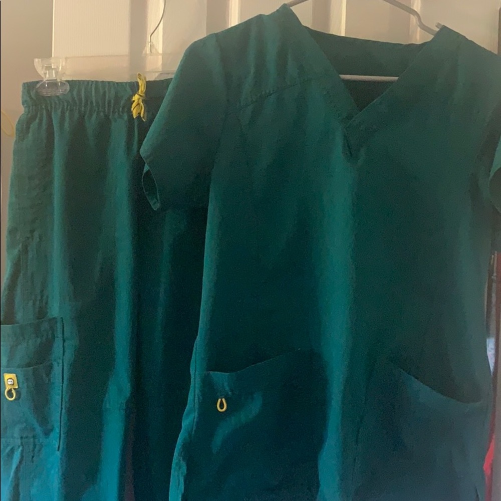 Wonderwink hunter green scrub set